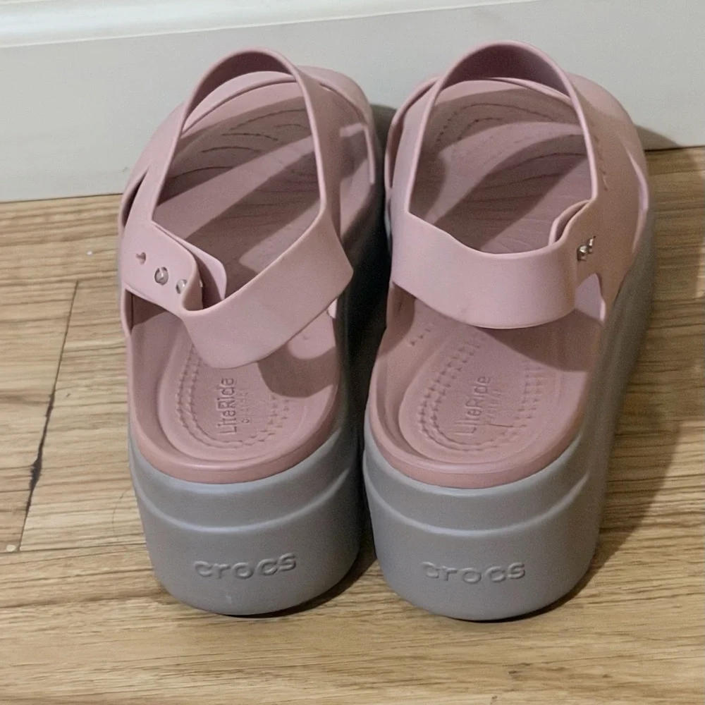 CROCS Pink Platform Slide Sandals with Gray Sole, - Picture 4 of 9